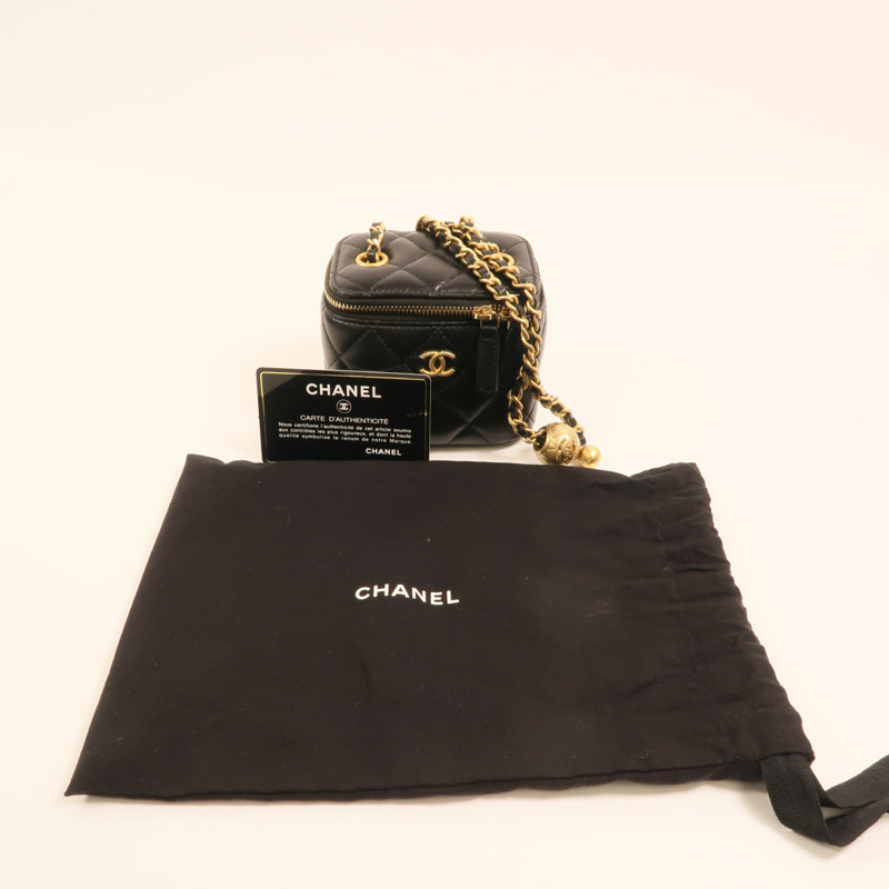CHANEL 羊皮皮革Mini Vanity Case With Gold Ball金扣鏈帶肩背袋-11