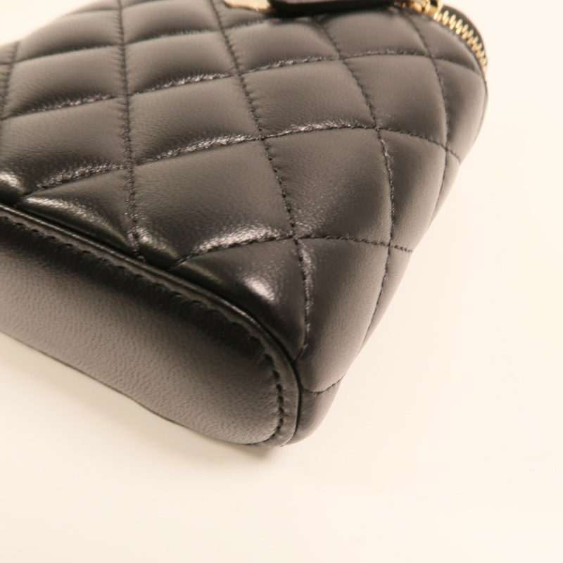 CHANEL 羊皮皮革Mini Pouch With Chain金扣鏈帶肩背袋-11