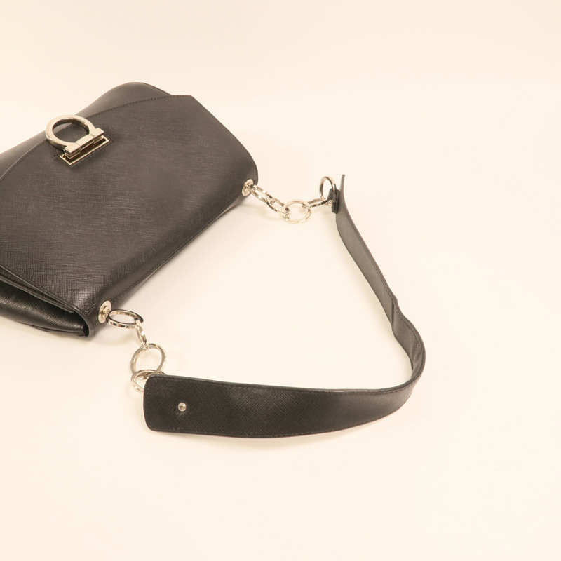 Salvatore Ferragamo 牛皮皮革Gancini銀扣肩背袋-6
