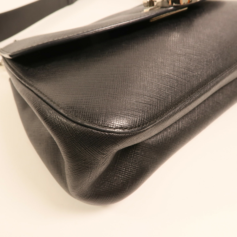 Salvatore Ferragamo 牛皮皮革Gancini銀扣肩背袋-8