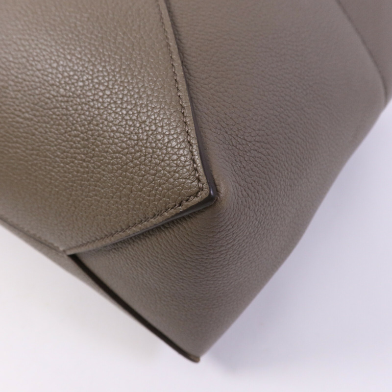 LOEWE 牛皮皮革Puzzle Fold金扣手挽袋-9