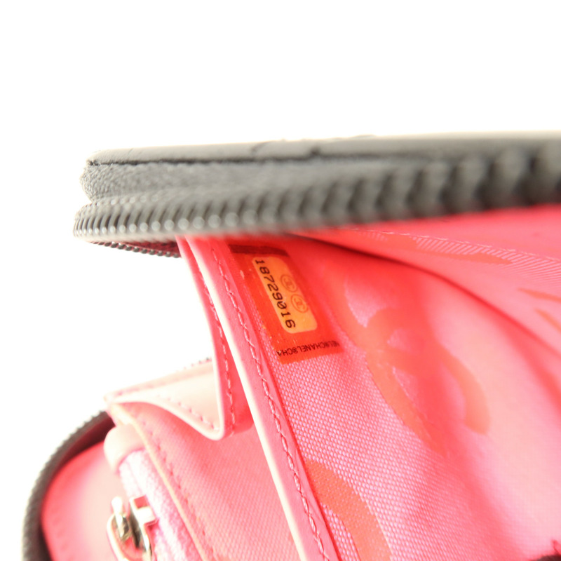 CHANEL 牛皮皮革Cambon Long Round Wallet銀扣長錢包-6