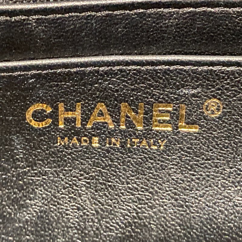 CHANEL 香奈兒 CLASSIC FLAP BAG 18 翻蓋側背包 羊皮 黑色 金釦-17