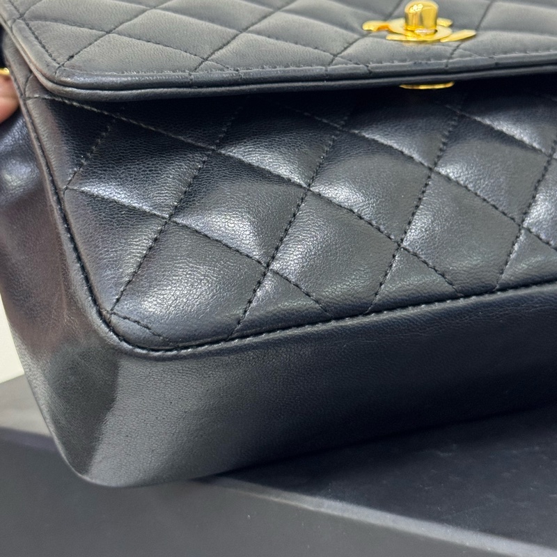 Chanel vintage CF經典黑色下蓋鏈包-11