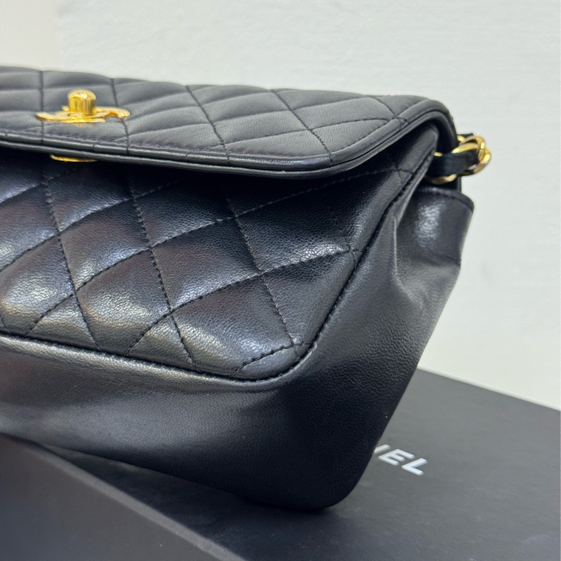 Chanel vintage CF經典黑色下蓋鏈包-12