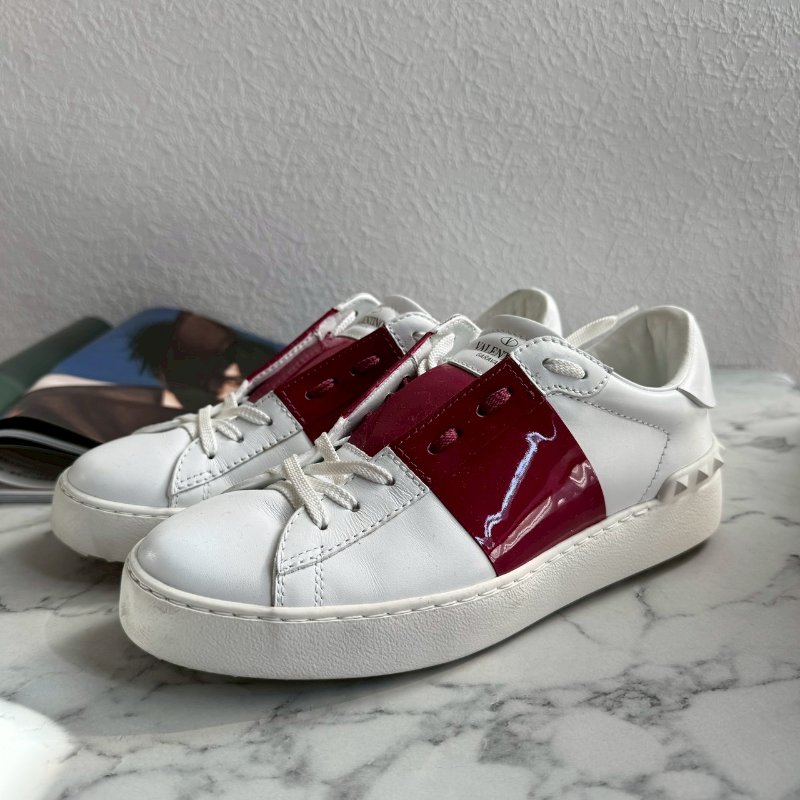 💖斷貨款 Valentino 白色拼櫻桃紅小錐形白鞋-0