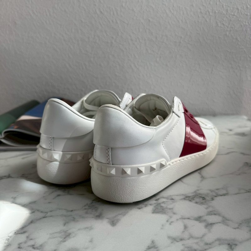 💖斷貨款 Valentino 白色拼櫻桃紅小錐形白鞋-1