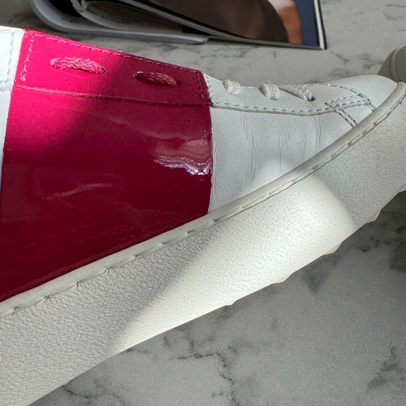 💖斷貨款 Valentino 白色拼櫻桃紅小錐形白鞋-2