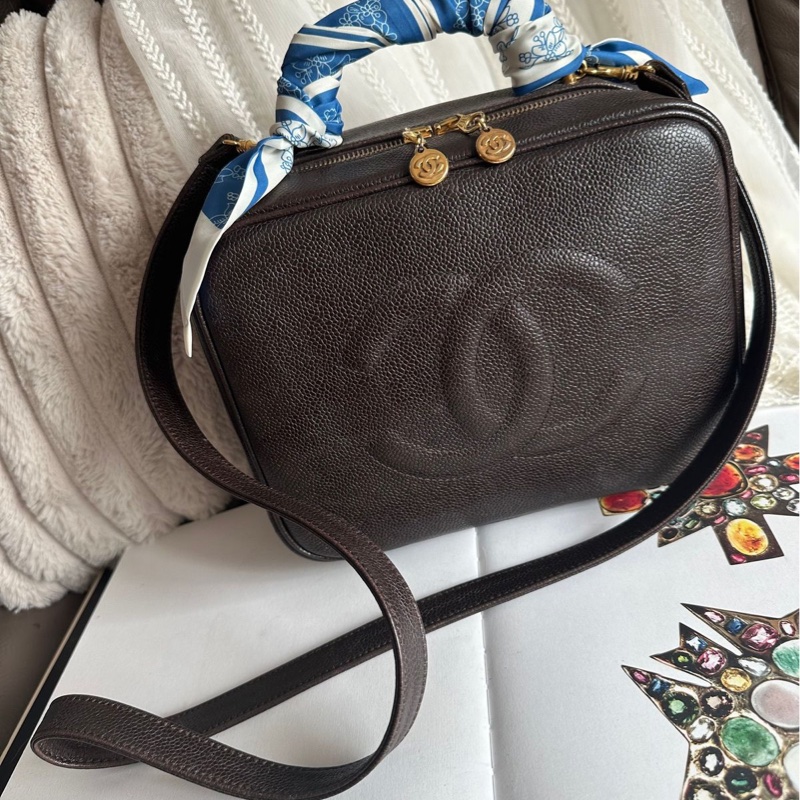 香奈兒魚子醬深啡色 皮革化妝包  1997 復古香奈兒 CC Vanity 化妝包 斜挎包 側背包 小盒子 盒子 手提包 chanel vanity caviar bag-0