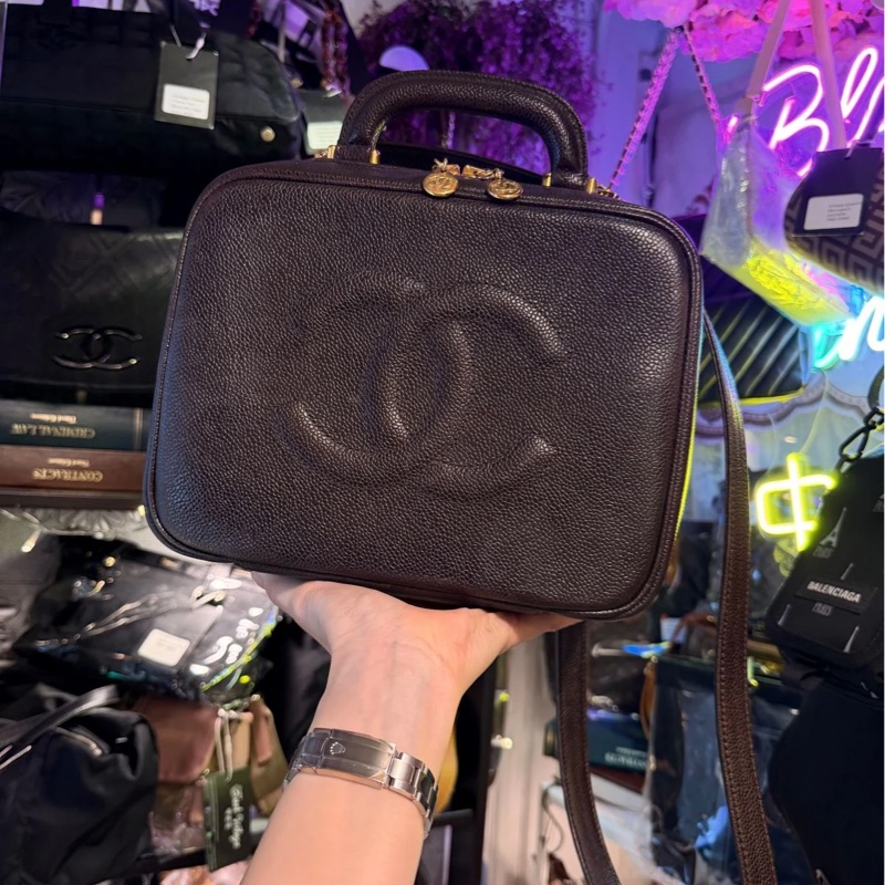 香奈兒魚子醬深啡色 皮革化妝包  1997 復古香奈兒 CC Vanity 化妝包 斜挎包 側背包 小盒子 盒子 手提包 chanel vanity caviar bag-6