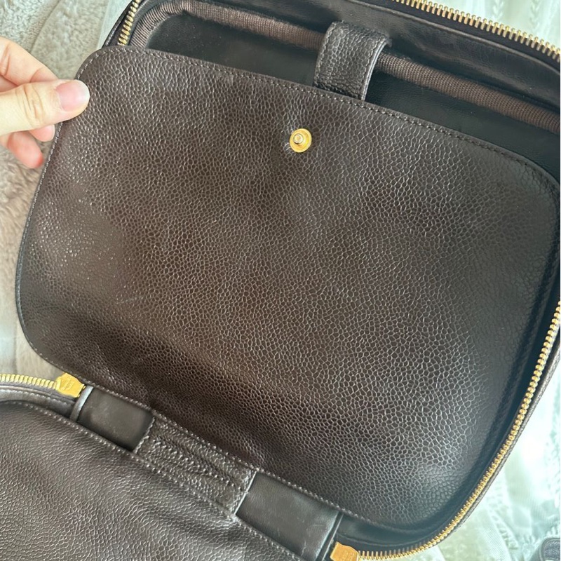 香奈兒魚子醬深啡色 皮革化妝包  1997 復古香奈兒 CC Vanity 化妝包 斜挎包 側背包 小盒子 盒子 手提包 chanel vanity caviar bag-27