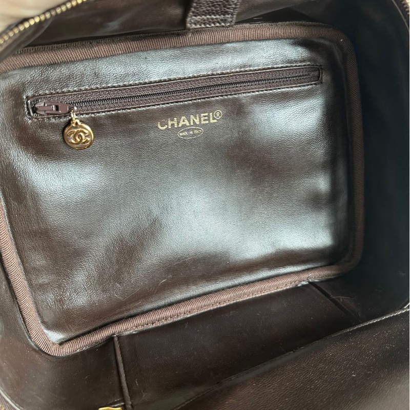 香奈兒魚子醬深啡色 皮革化妝包  1997 復古香奈兒 CC Vanity 化妝包 斜挎包 側背包 小盒子 盒子 手提包 chanel vanity caviar bag-30