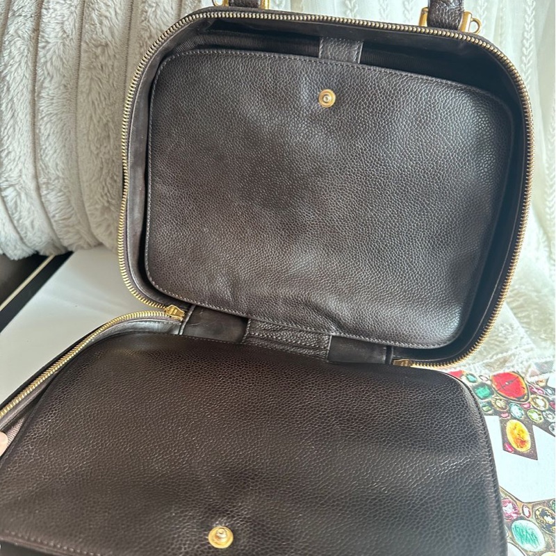 香奈兒魚子醬深啡色 皮革化妝包  1997 復古香奈兒 CC Vanity 化妝包 斜挎包 側背包 小盒子 盒子 手提包 chanel vanity caviar bag-31