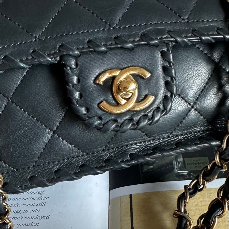 香奈兒單蓋包黑色小牛皮單蓋鏈條包 肩背包 斜背包 香奈兒 bag 斜挎包 單蓋包 CC chanel black calfskin single flap chain-20