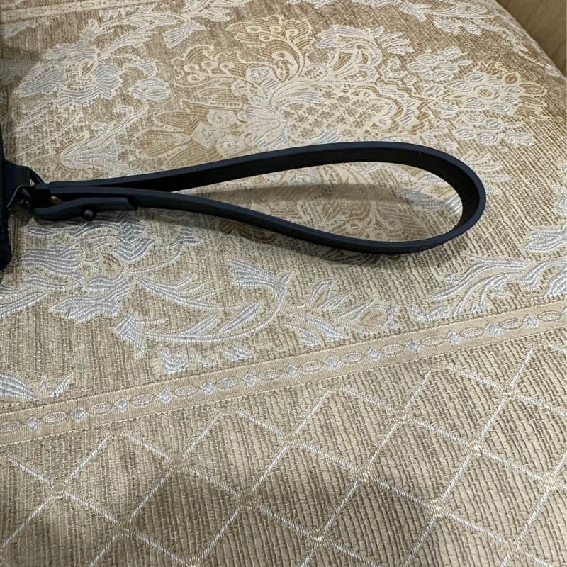 LV 黑牛皮黑釦Take off一字拉手拿包 M69837-14