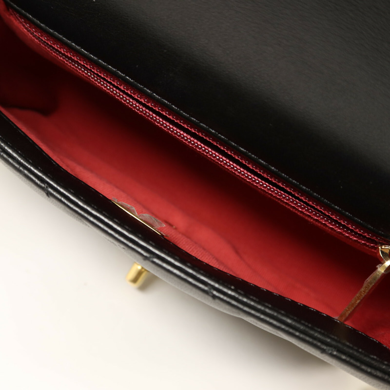 CHANEL 羊皮皮革Chain Shoulder金扣鏈帶肩背袋-4