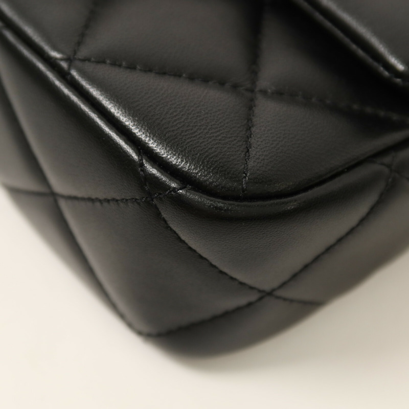 CHANEL 羊皮皮革Chain Shoulder金扣鏈帶肩背袋-12