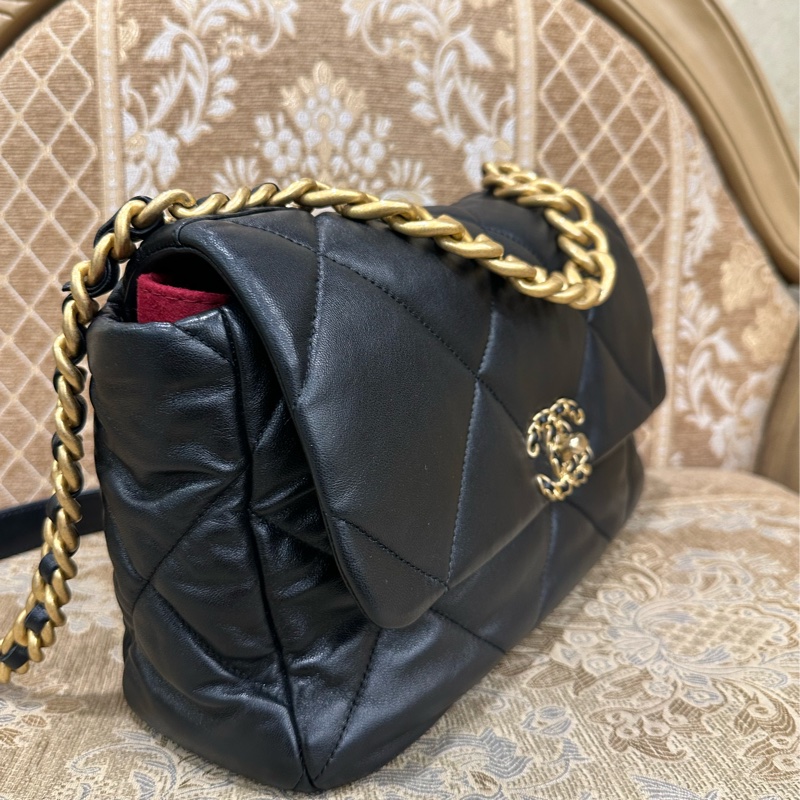 Chanel 黑羊皮大菱格紋19大型霧金釦三色鏈下蓋手提肩斜背包AS1161-2