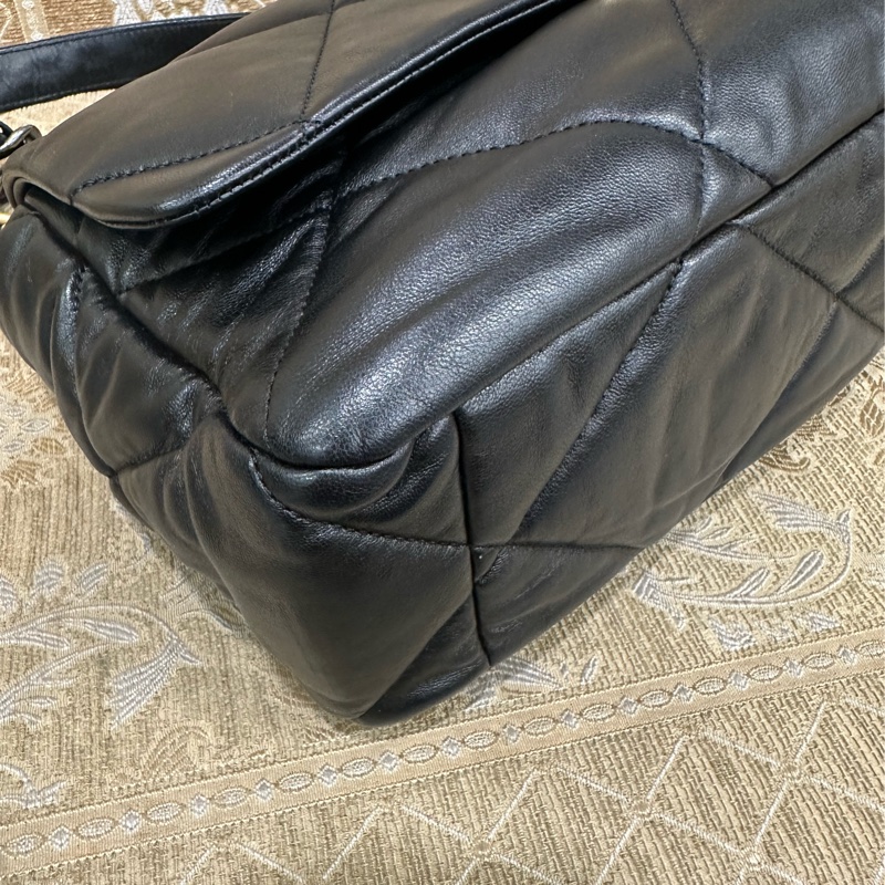 Chanel 黑羊皮大菱格紋19大型霧金釦三色鏈下蓋手提肩斜背包AS1161-5