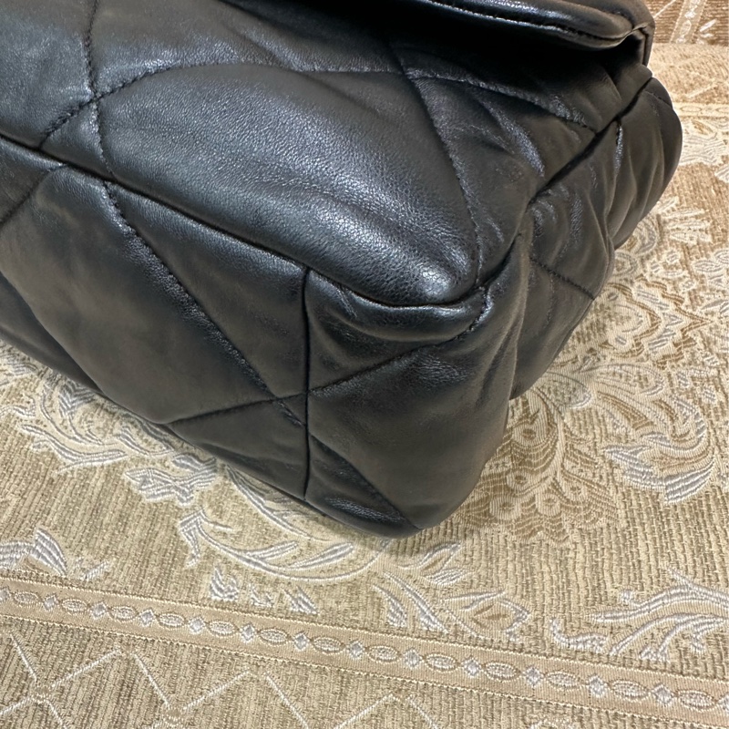 Chanel 黑羊皮大菱格紋19大型霧金釦三色鏈下蓋手提肩斜背包AS1161-6