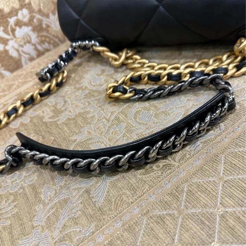 Chanel 黑羊皮大菱格紋19大型霧金釦三色鏈下蓋手提肩斜背包AS1161-11