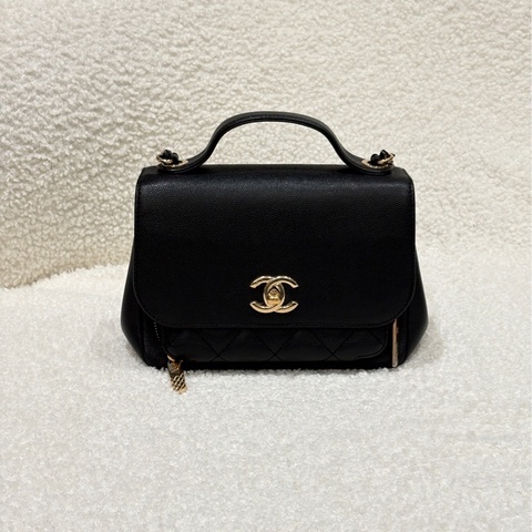 CHANEL香奈兒 手柄 菱格皮穿鏈 顆粒壓花小牛皮配金屬 方胖子鏈條包口蓋包手提單肩斜挎包 女款 黑色 尺寸：19x7x14 小號。