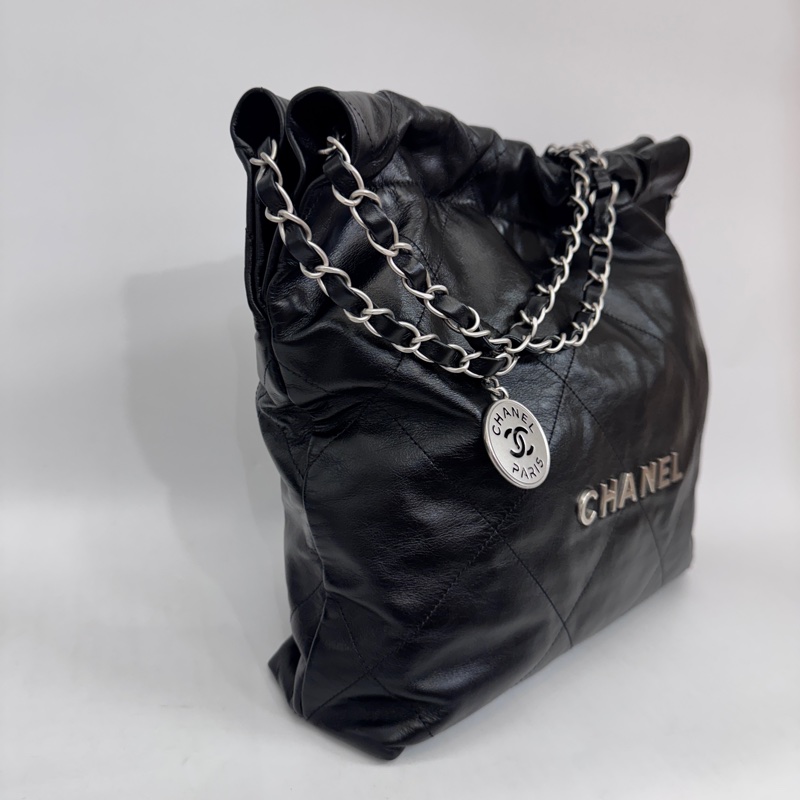 [ 櫃價20萬200 ］Chanel 22Bag 黑牛皮銀釦小號肩背包 晶片款-2