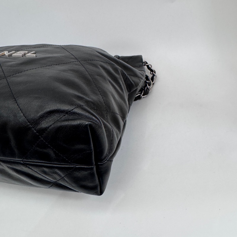 [ 櫃價20萬200 ］Chanel 22Bag 黑牛皮銀釦小號肩背包 晶片款-6