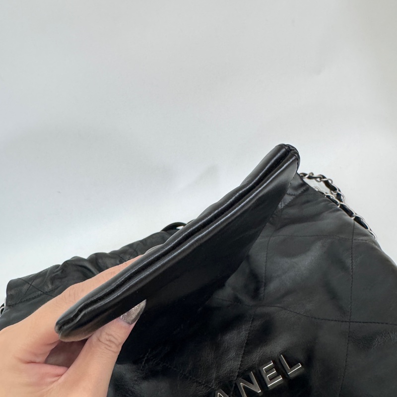 [ 櫃價20萬200 ］Chanel 22Bag 黑牛皮銀釦小號肩背包 晶片款-11
