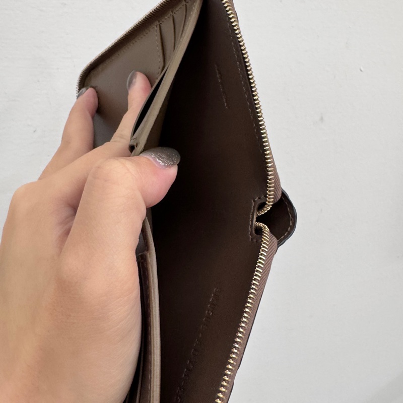 Fendi FF Diamonds 浮雕老花拉鍊短夾 全新閒置-7