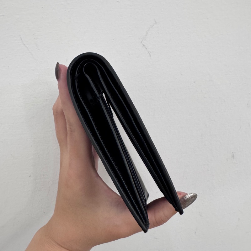 Balenciaga 黑牛皮短夾 閒置品-2