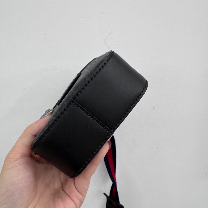 Gucci 黑灰PVC銀釦Mini日字包 近全新-6