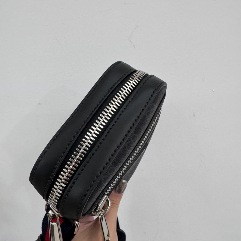 Gucci 黑灰PVC銀釦Mini日字包 近全新-9