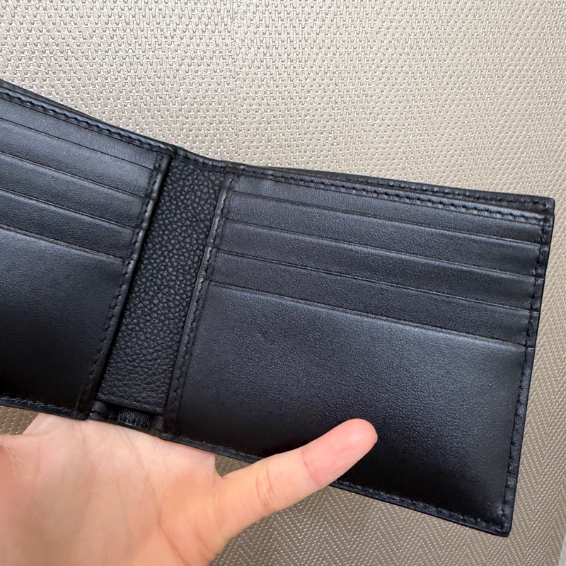 Dior 黑牛皮壓紋對開8卡短夾-7