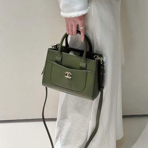 Chanel  抹茶綠 鼠尾草綠 mini 郵差斜背包荔枝紋 牛皮 27*22*10cm 99新配件塵袋保卡