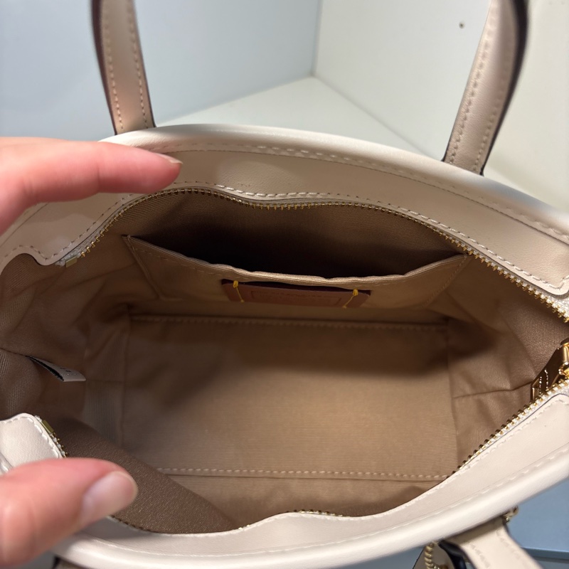 COACH 官方直營 CITY 馬車圖案/經典Logo迷你托特包 手提包、斜背包-9