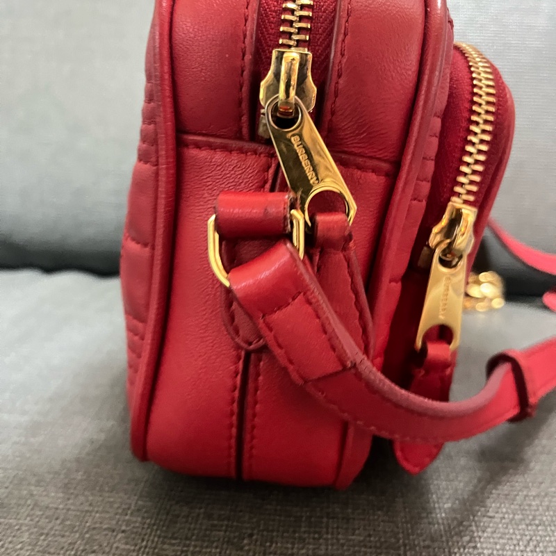 BURBERRY Lola TB字母絎縫羔羊皮鍊帶相機包#小#紅色-3