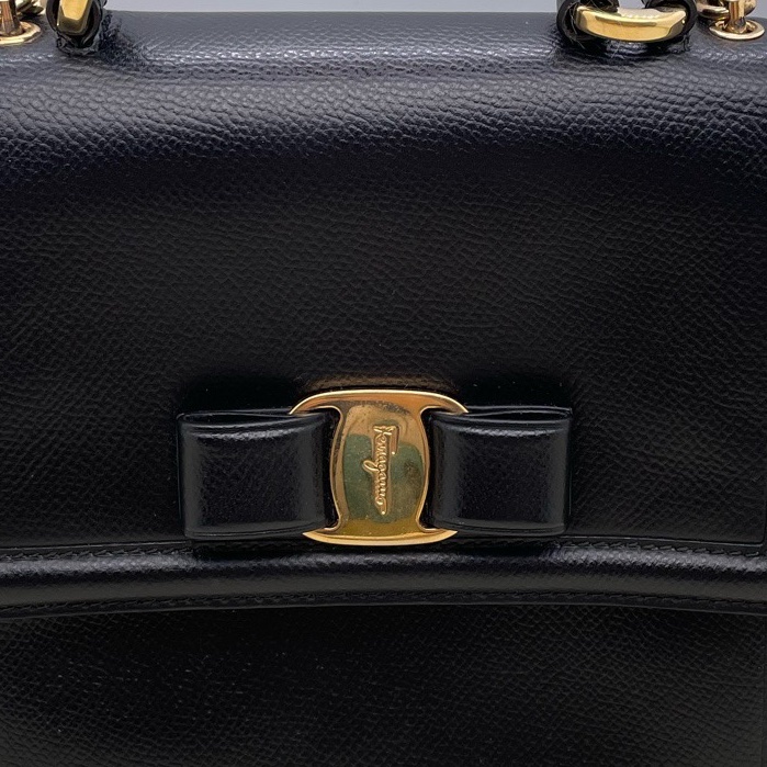 菲拉格慕/Salvatore Ferragamo  黑色手提斜挎包尺寸:18x17x10.5-8