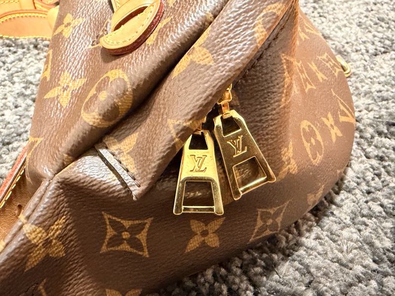 LV M43644 Bumbag 老花字紋金扣拉鍊腰包斜背包胸口包 RZ6157-6