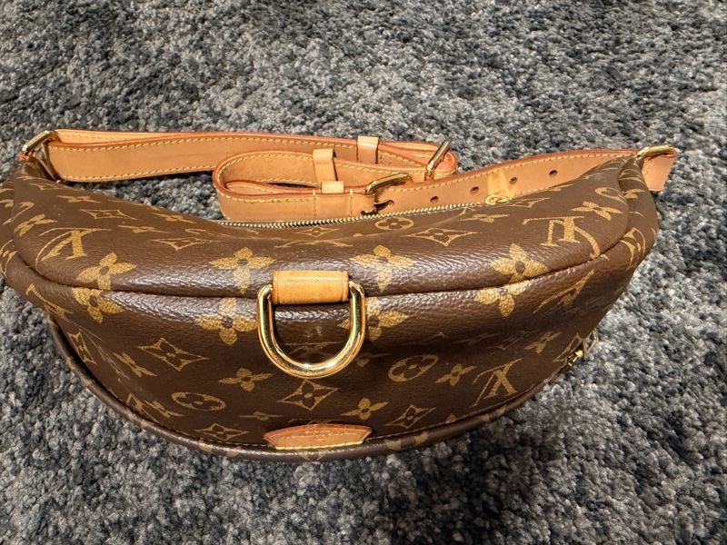 LV M43644 Bumbag 老花字紋金扣拉鍊腰包斜背包胸口包 RZ6157-9