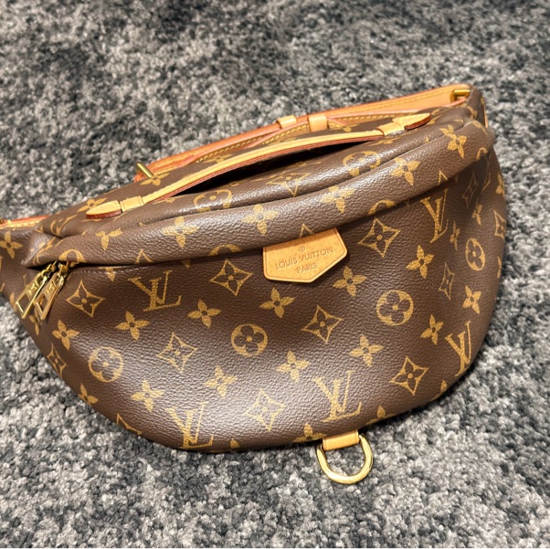 LV M43644 Bumbag 老花字紋金扣拉鍊腰包斜背包胸口包 RZ6157-10