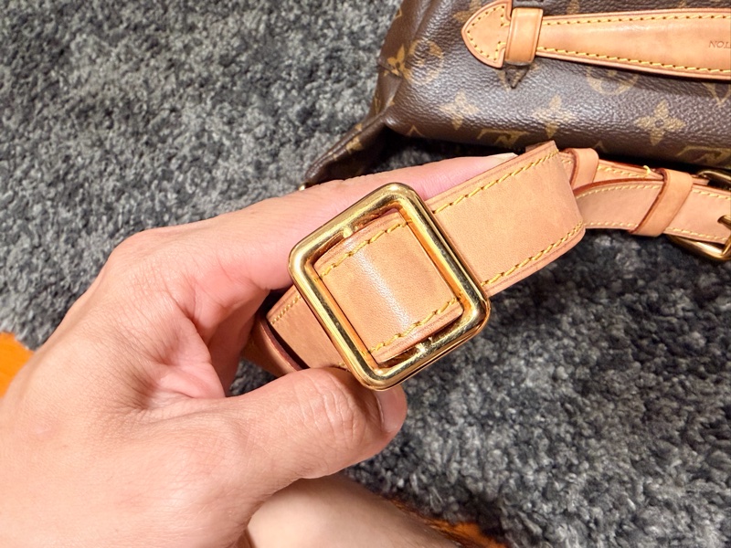 LV M43644 Bumbag 老花字紋金扣拉鍊腰包斜背包胸口包 RZ6157-21