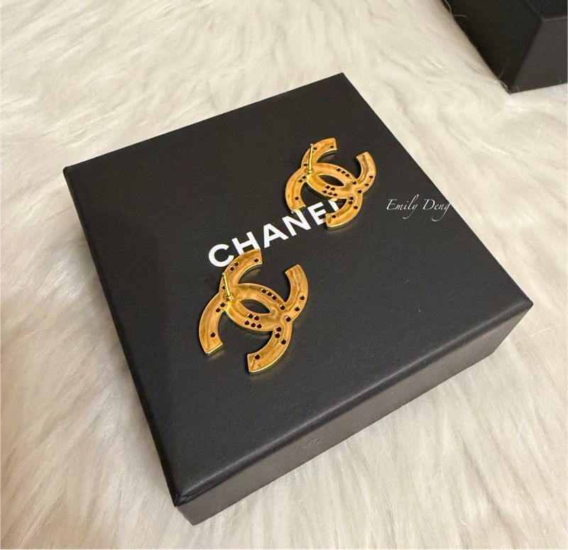 Chanel 半鏤空鑲嵌水鑽耳環-4