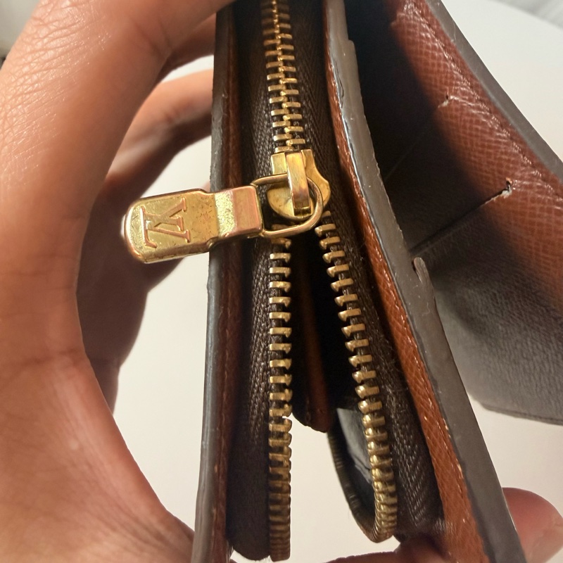 ✔️LV Louis Vuitton 路易威登 Monogram M61667 老花金釦拉鏈短夾-21