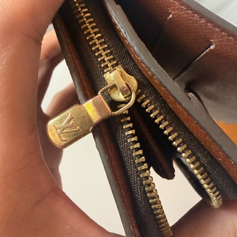✔️LV Louis Vuitton 路易威登 Monogram M61667 老花金釦拉鏈短夾-34