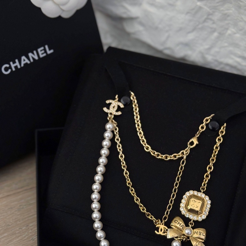 香奈兒Chanel新品項鍊25K新款金色蝴蝶結方塊蕾絲水晶珍珠 雙層項鍊 刻:L25K-0