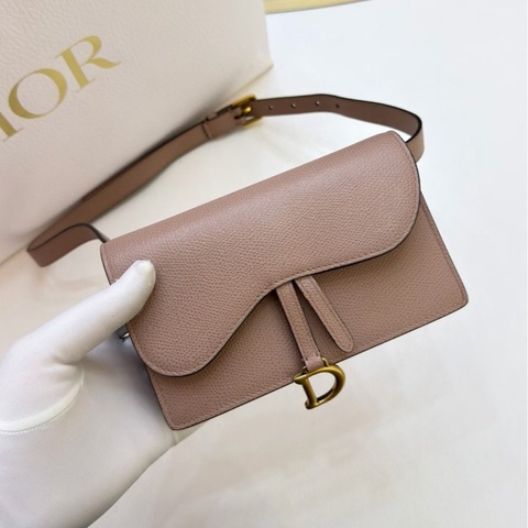🎀 【極致優雅．近新珍藏】Dior Saddle 馬鞍粒面小牛皮腰包 / 附皮帶 🎀