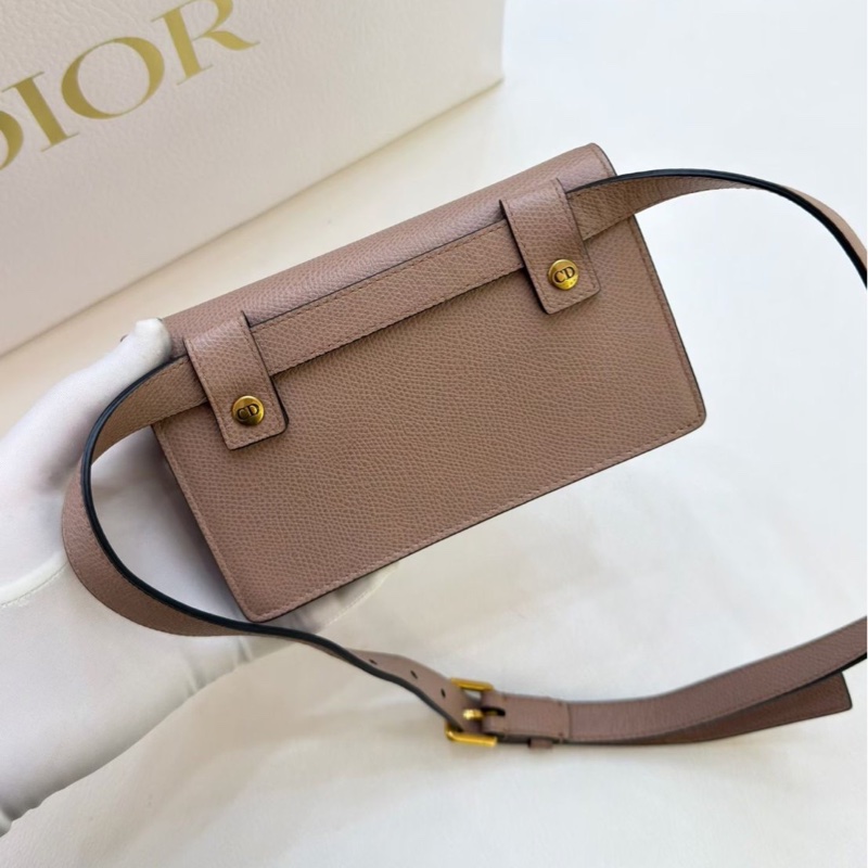 🎀 【極致優雅．近新珍藏】Dior Saddle 馬鞍粒面小牛皮腰包 / 附皮帶 🎀-3