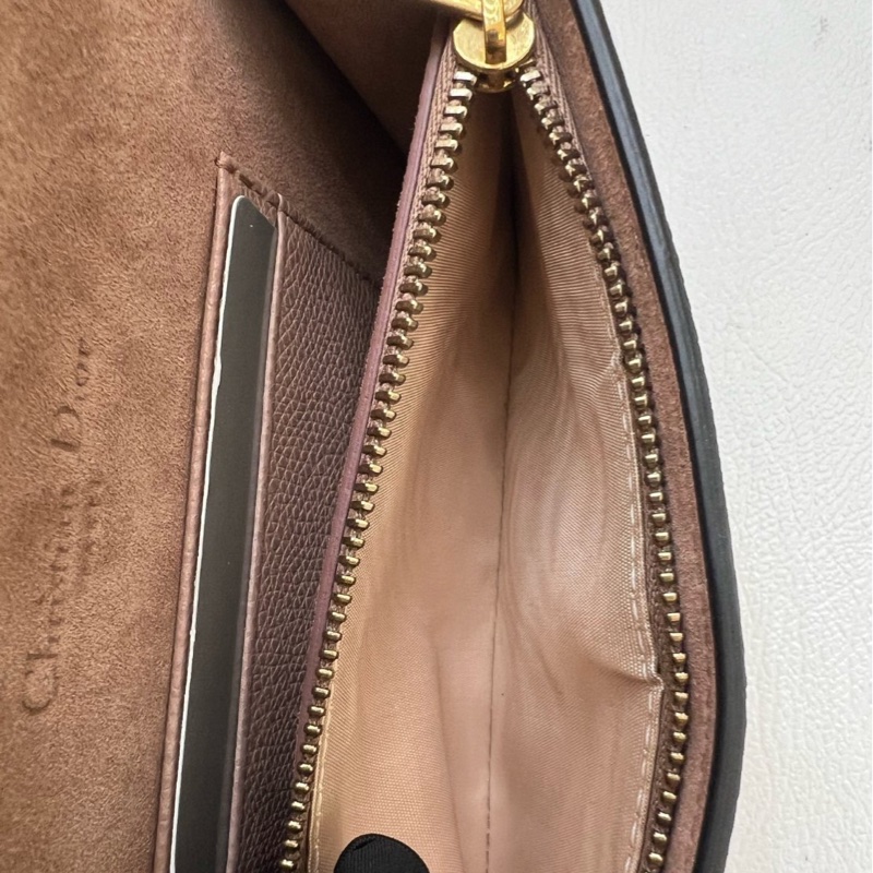 🎀 【極致優雅．近新珍藏】Dior Saddle 馬鞍粒面小牛皮腰包 / 附皮帶 🎀-7