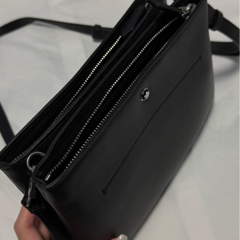 【專櫃精品|Montblanc 萬寶龍 真皮斜背包】-1